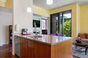922 NW 11th Ave, Portland, OR 97209 - Photo 18