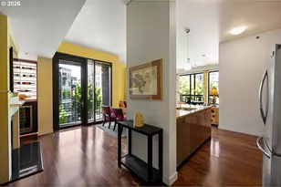 922 NW 11th Ave, Portland, OR 97209 - Photo 8