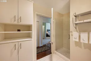 922 NW 11th Ave, Portland, OR 97209 - Photo 38