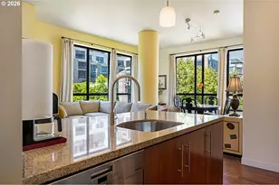 922 NW 11th Ave, Portland, OR 97209 - Photo 18