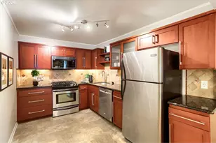 4830 SE Stark St, Portland, OR 97215 - Photo 10