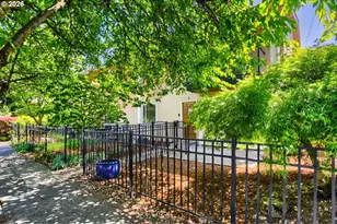 4830 SE Stark St, Portland, OR 97215 - Photo 2
