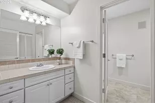 4249 SW Dosch Rd, Portland, OR 97239 - Photo 32