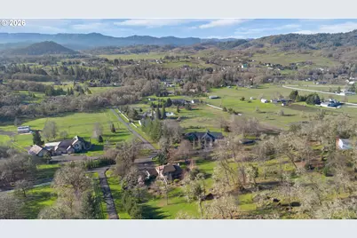 598 Winter Creek Ln, Roseburg, OR 97471 - Photo 6