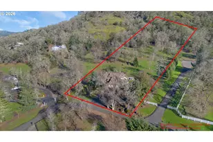 598 Winter Creek Ln, Roseburg, OR 97471 - Photo 4