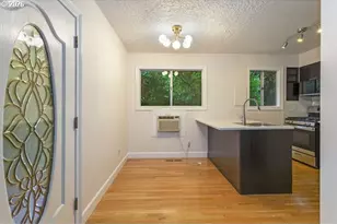 839 SW Broadway Dr, Portland, OR 97201 - Photo 10