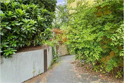 839 SW Broadway Dr #71, Portland, OR 97201 - Photo 28