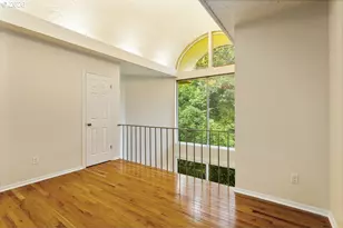 839 SW Broadway Dr, Portland, OR 97201 - Photo 22