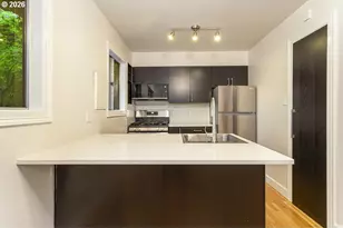 839 SW Broadway Dr, Portland, OR 97201 - Photo 14