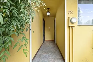 839 SW Broadway Dr, Portland, OR 97201 - Photo 2
