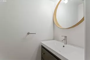 839 SW Broadway Dr, Portland, OR 97201 - Photo 18