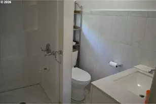 641 SE 148th Ave, Portland, OR 97233 - Photo 6