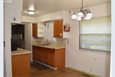 641 SE 148th Ave, Portland, OR 97233 - Photo 10