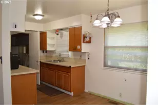 641 SE 148th Ave, Portland, OR 97233 - Photo 10