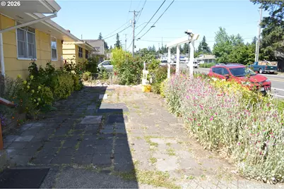 641 SE 148th Ave, Portland, OR 97233 - Photo 22