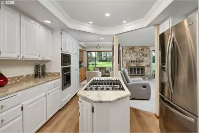 863 Fairway View Dr, Eugene, OR 97401 - Photo 10