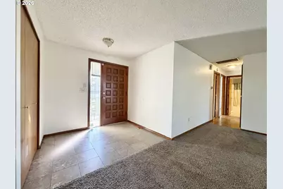 2715 SW 31st St, Gresham, OR 97080 - Photo 8