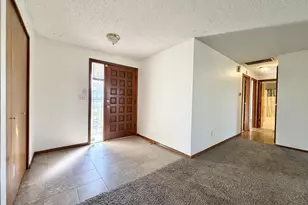 2715 SW 31st St, Gresham, OR 97080 - Photo 8