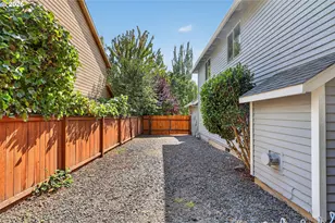 443 NE Lenox St, Hillsboro, OR 97124 - Photo 48