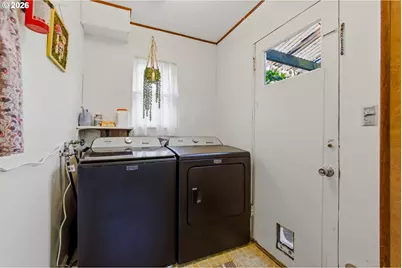 1822 SE 2nd St, Lincoln City, OR 97367 - Photo 18