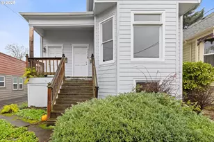 3527 SE Belmont St, Portland, OR 97214 - Photo 2