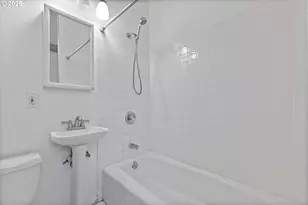 3527 SE Belmont St, Portland, OR 97214 - Photo 28