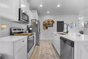 252 NE Arrowhead Dr, Estacada, OR 97023 - Photo 6