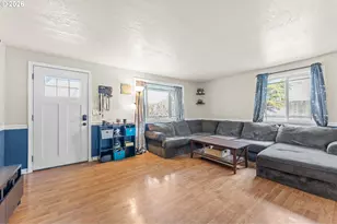 402 Clover St, Aumsville, OR 97325 - Photo 4