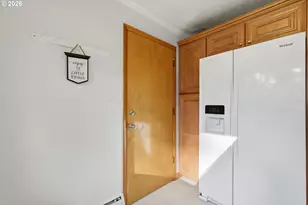 13657 SE Sherman Dr, Portland, OR 97233 - Photo 18