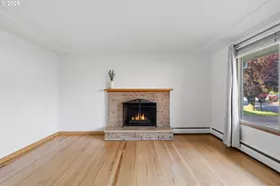 13657 SE Sherman Dr, Portland, OR 97233 - Photo 8