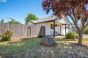 420 E Washington St, Carlton, OR 97111 - Photo 2