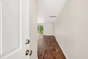 420 E Washington St, Carlton, OR 97111 - Photo 6