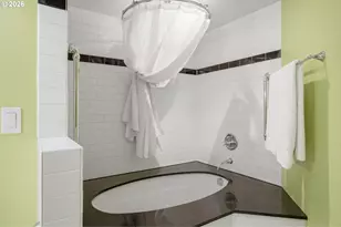 19335 Suncrest Dr, West Linn, OR 97068 - Photo 38