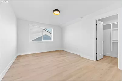 407 S 1st St, Silverton, OR 97381 - Photo 10