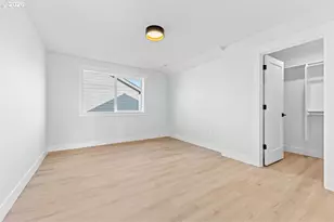 407 S 1st St, Silverton, OR 97381 - Photo 10