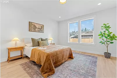 407 S 1st St, Silverton, OR 97381 - Photo 8