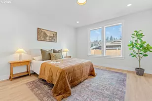 407 S 1st St, Silverton, OR 97381 - Photo 8