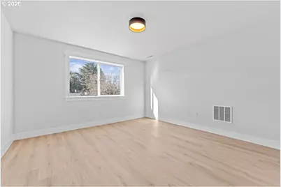 407 S 1st St, Silverton, OR 97381 - Photo 12