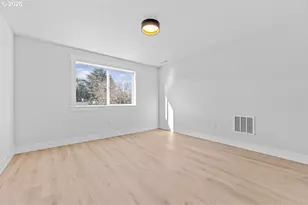 407 S 1st St, Silverton, OR 97381 - Photo 12