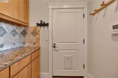 733 Queens Ave, Creswell, OR 97426 - Photo 22