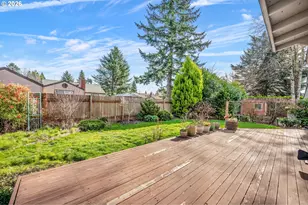 710 NE 110th Ave, Portland, OR 97220 - Photo 14