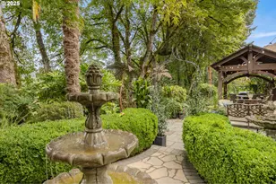 812 Wendy Ct, West Linn, OR 97068 - Photo 2