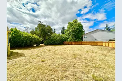 13545 SE Division St, Portland, OR 97236 - Photo 22
