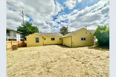 13545 SE Division St, Portland, OR 97236 - Photo 20
