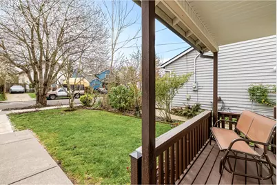 10037 N Polk Ave, Portland, OR 97203 - Photo 4