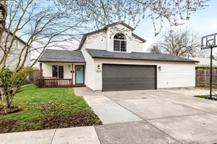 10037 N Polk Ave, Portland, OR 97203 - Photo 2