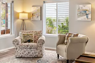 10037 N Polk Ave, Portland, OR 97203 - Photo 8