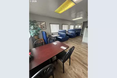 210 E Washington St, Stayton, OR 97383 - Photo 12