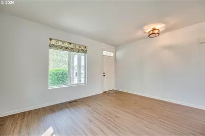 329 S Spruce Ave, Yacolt, WA 98675 - Photo 4