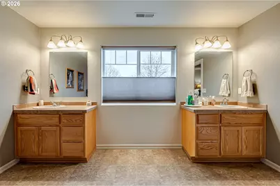 329 S Spruce Ave, Yacolt, WA 98675 - Photo 16